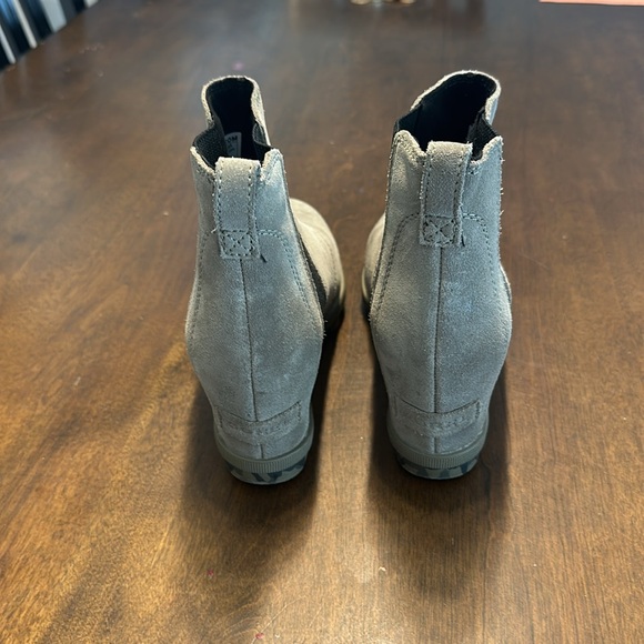 Sorel size 7 booties - Picture 3 of 3